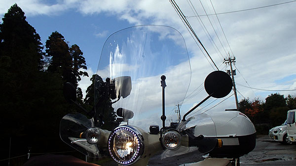 スーパーカブ１１０と青空